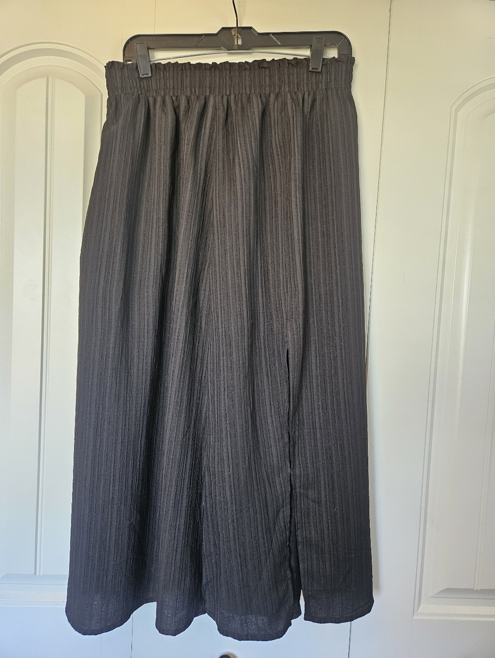Black Elastic-Waist Maxi Skirt Size Large